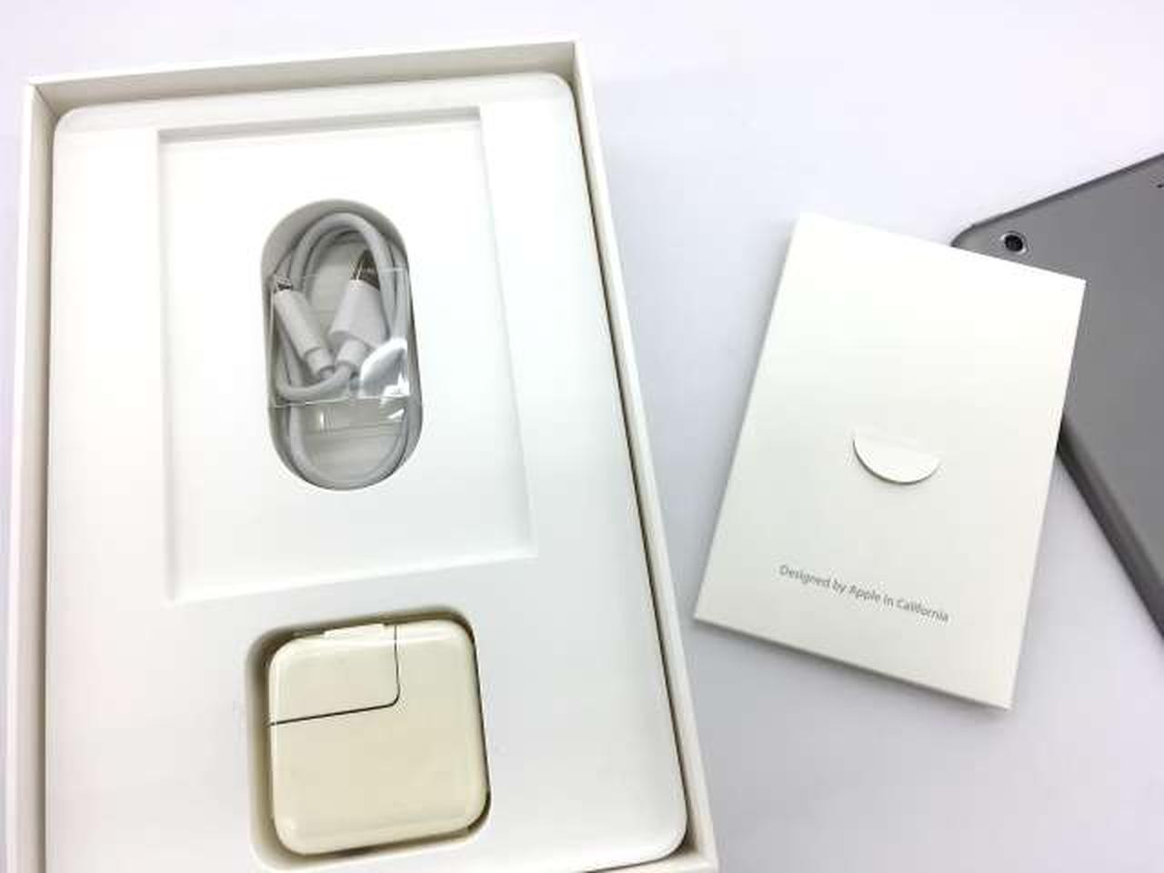 付属品　アダプター変色あり