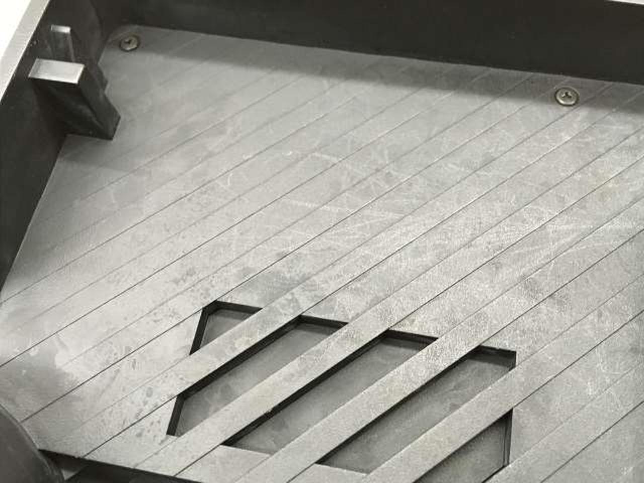 コード、ケーブルによるスレキズ