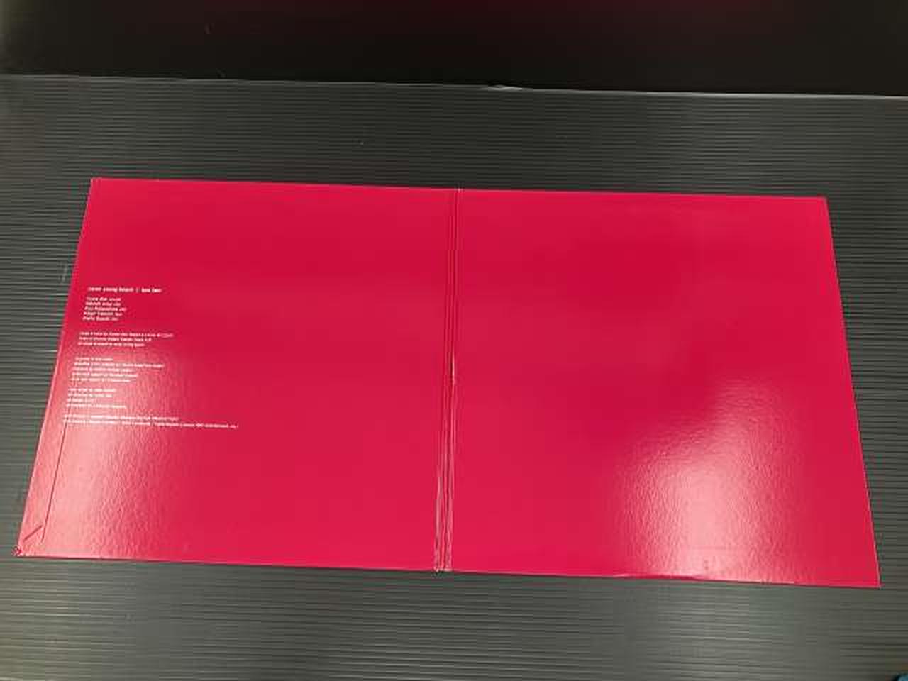 見開き部分傷みあり