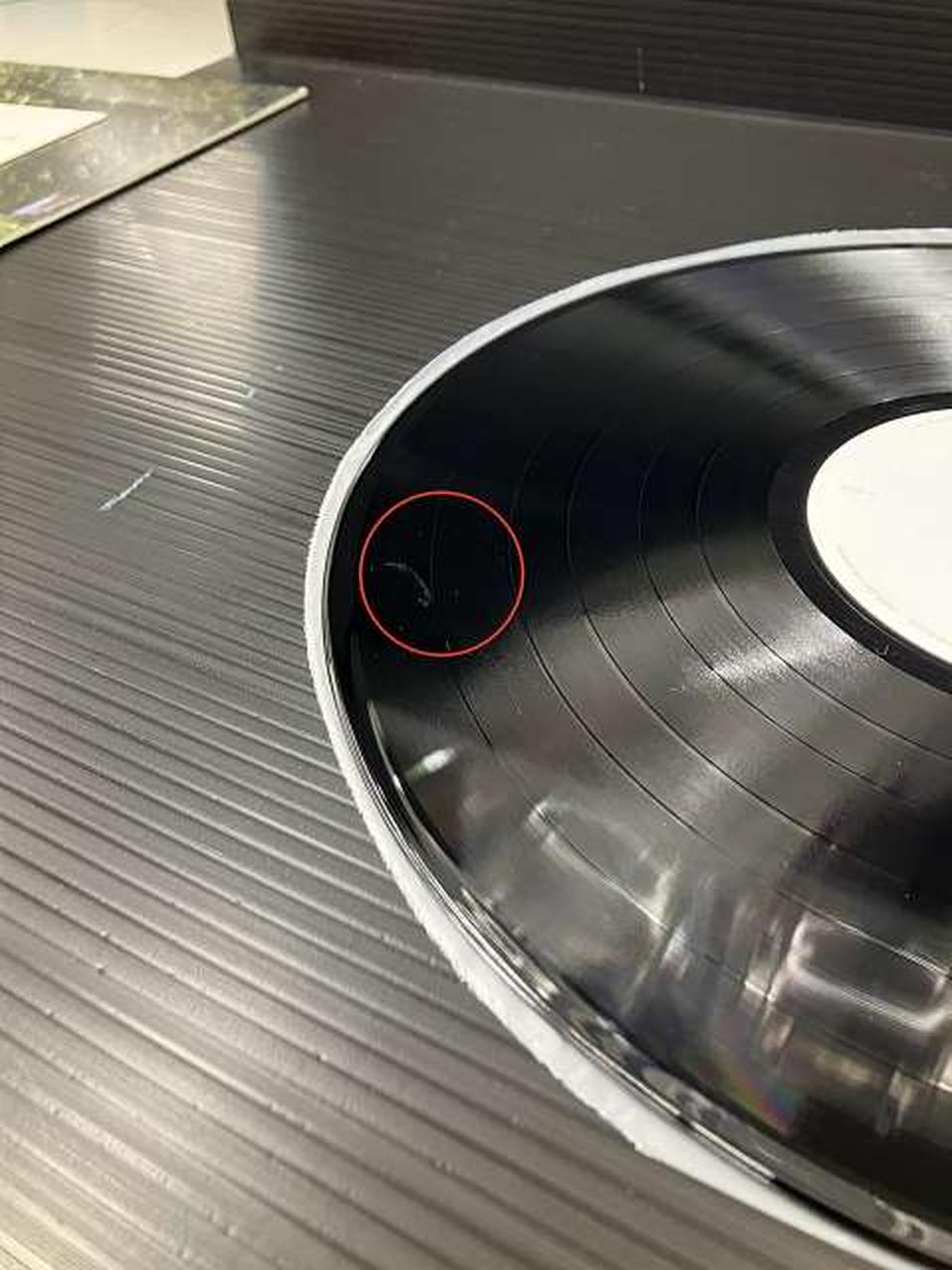 盤面にキズあり