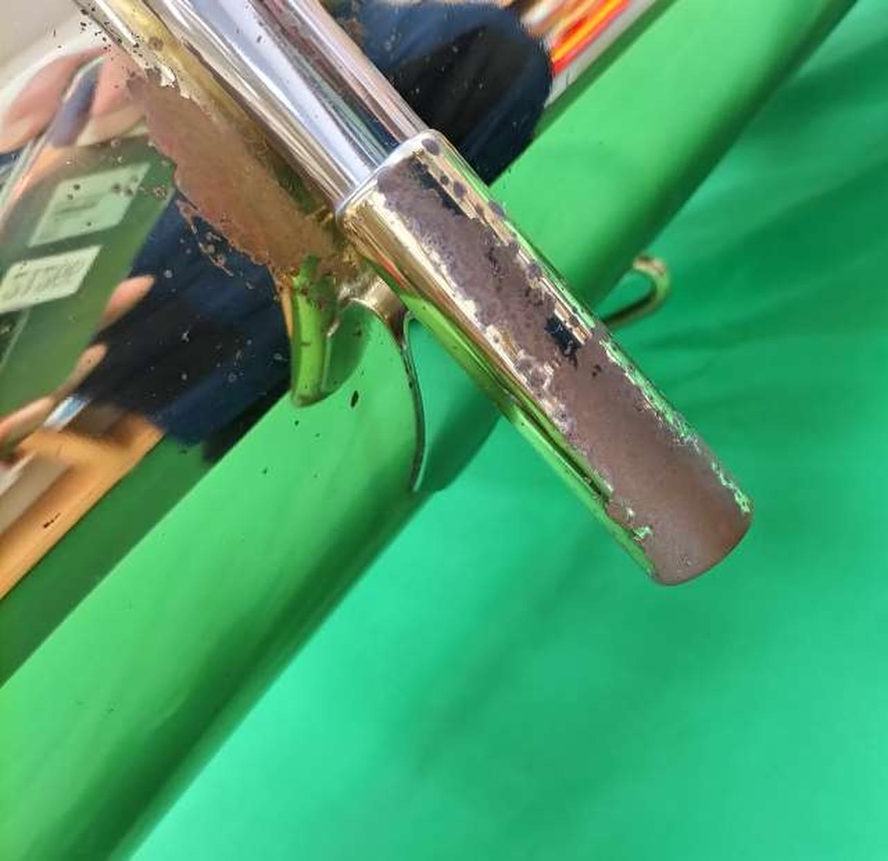 マウスピース差込部、メッキ剥がれサビ。