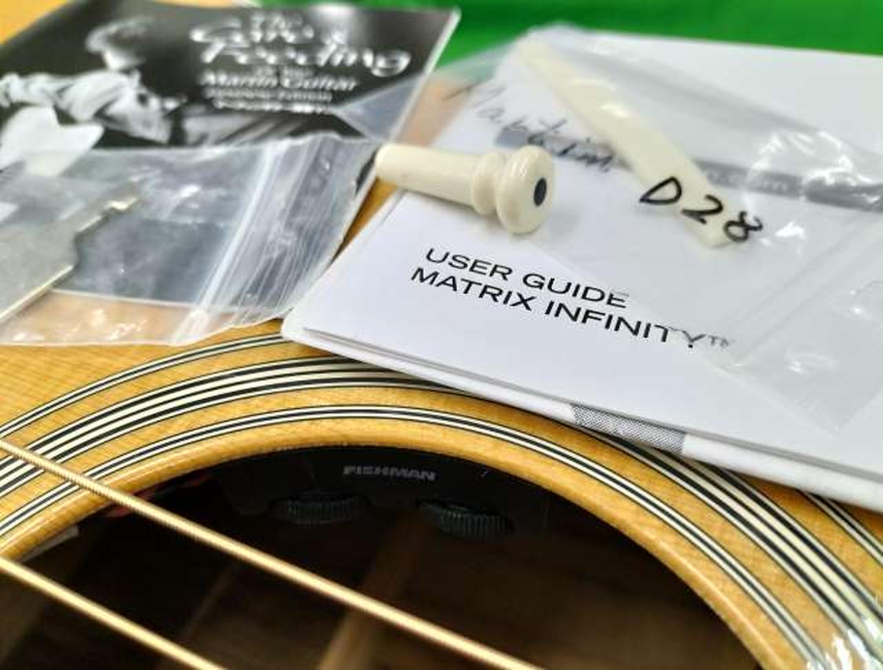 後付けPUと、元のパーツです