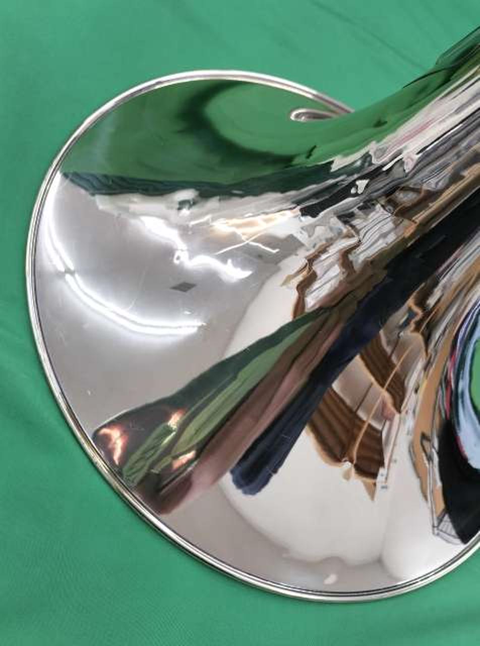 傷打痕が多いベル