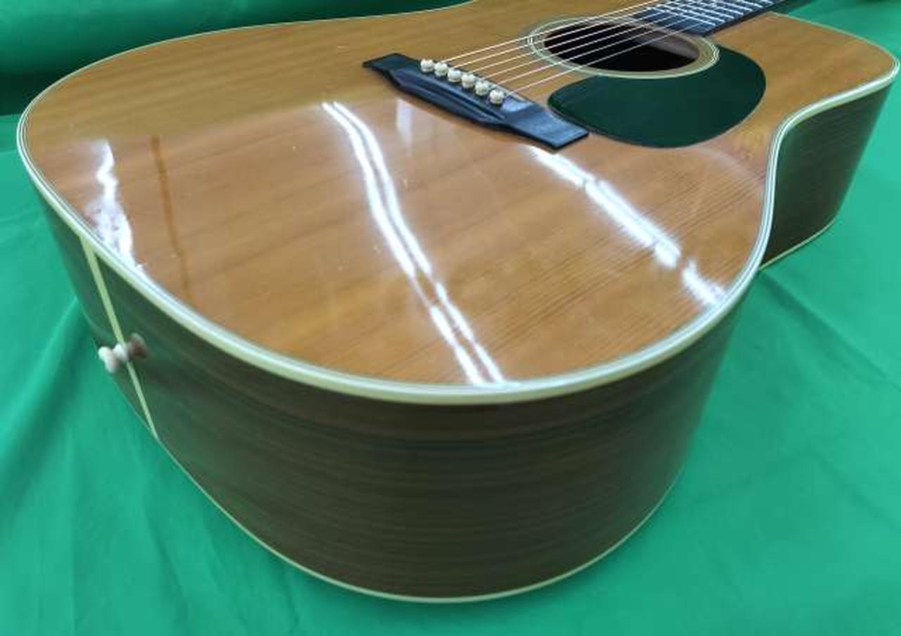 フィンガーボード縁浮きあり