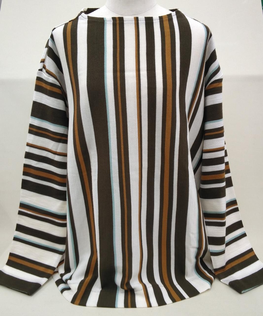 カーキの色は写真より明るく緑が強いです。