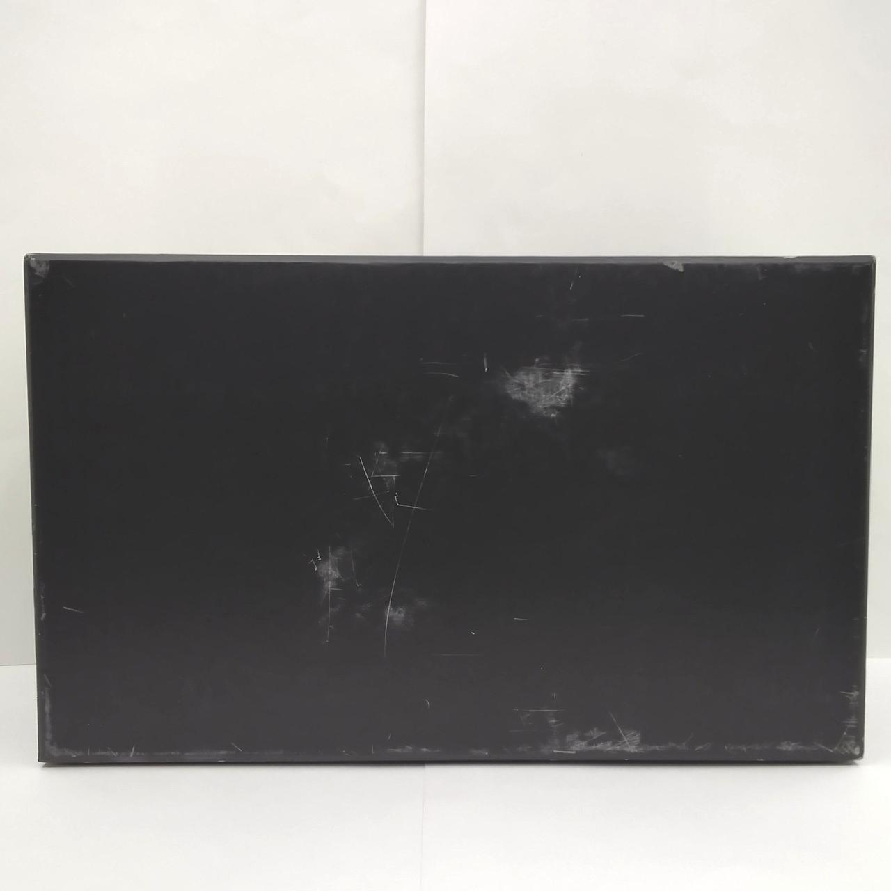 箱底面、キズあり