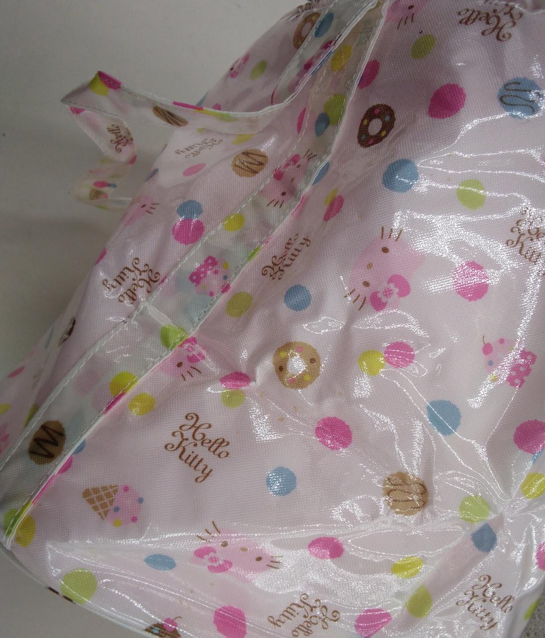 茶色い汚れが点々とあります