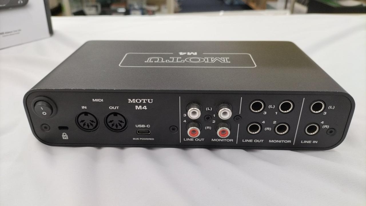 MOTU 4HD オーディオ-ビデオインターフェイス MOTU 4HD オーディオ-ビデオインターフェイス MOTU 4HD