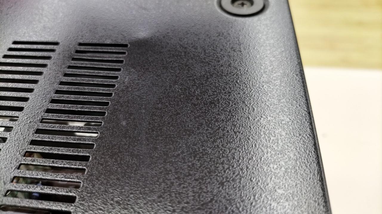 少し凹みあります。