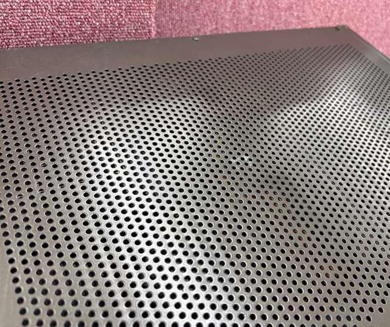 天板に目立つ塗装剥がれ