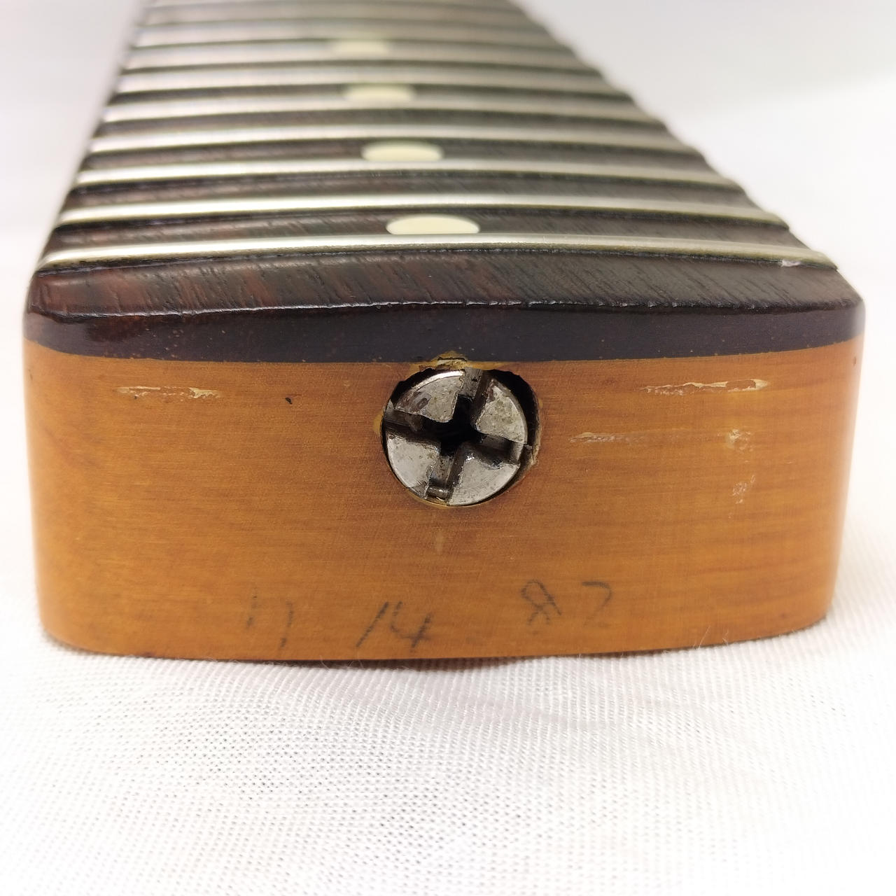 ネックデイト
82年11月14日