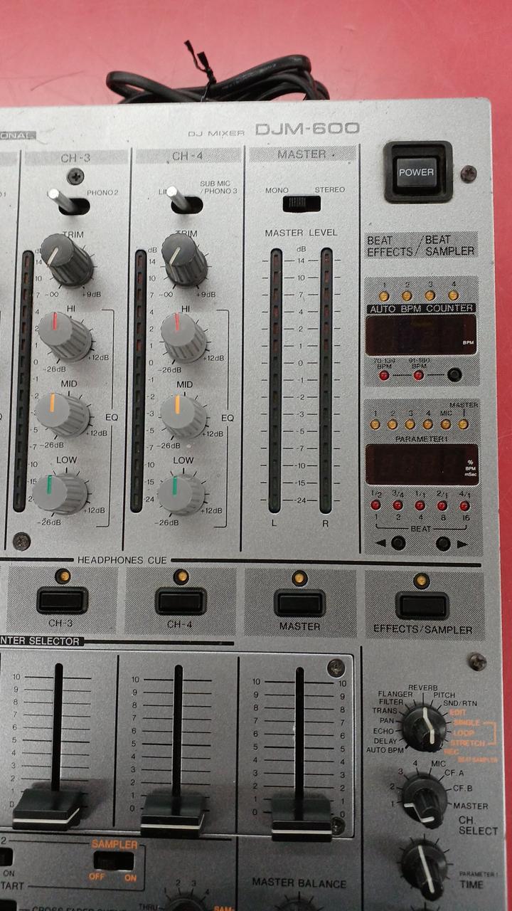 pioneer DJM600 road readyハードケース付き 12″ DJ MIXER CASE – ACCOMMODATES MOST 12″ MIXERS INCLUDING