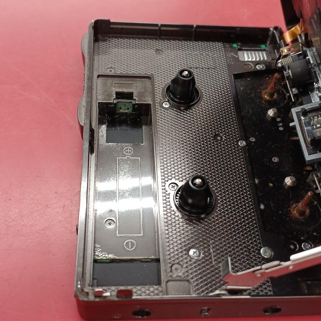 液漏れ跡あります。