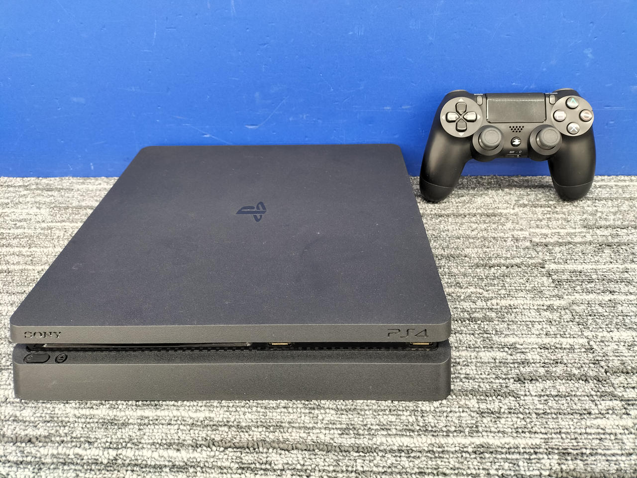 SONY 型番：CUH-2200B 【USBケーブル欠品・キズヨゴレ有り】PS4