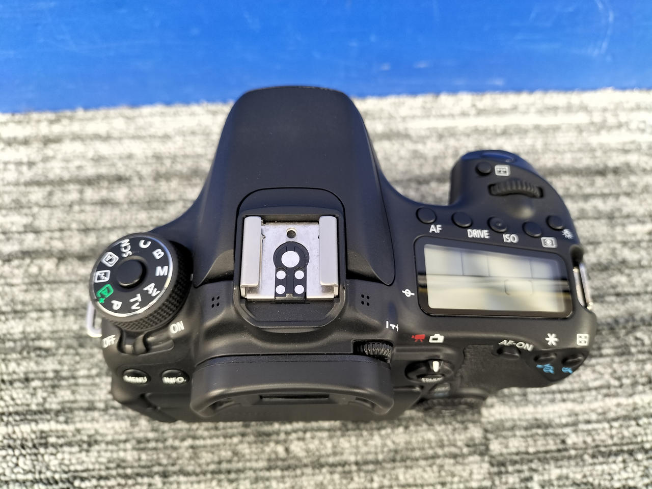 canon eos 70d 美品　　セット売り　値下げ不可 EOS 70D Canon キヤノン レンズセット SDカード(16GB)付き