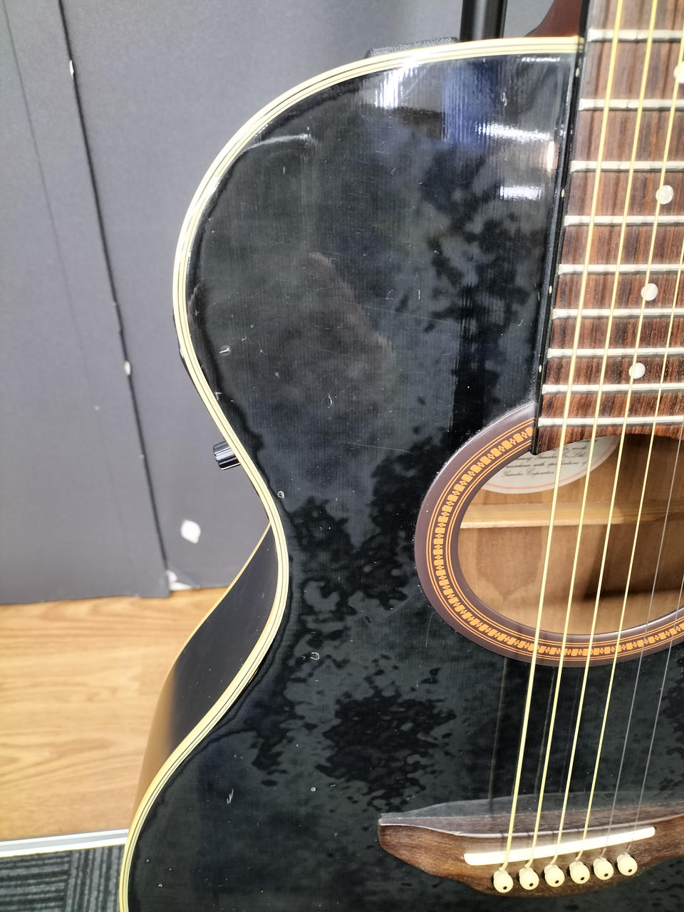 yamaha Apx-4a ヤマハ エレアコ 傷、白濁有 yamaha Apx-4a ヤマハ エレアコ 傷、白濁有