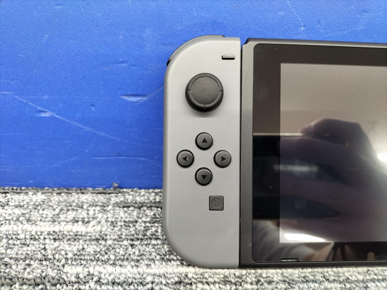 任天堂 - 任天堂　スイッチ　本体　旧型　ストラップが欠品 ニンテンドウ(NINTENDO)|【ストラップ欠品】NINTENDO SWITCH