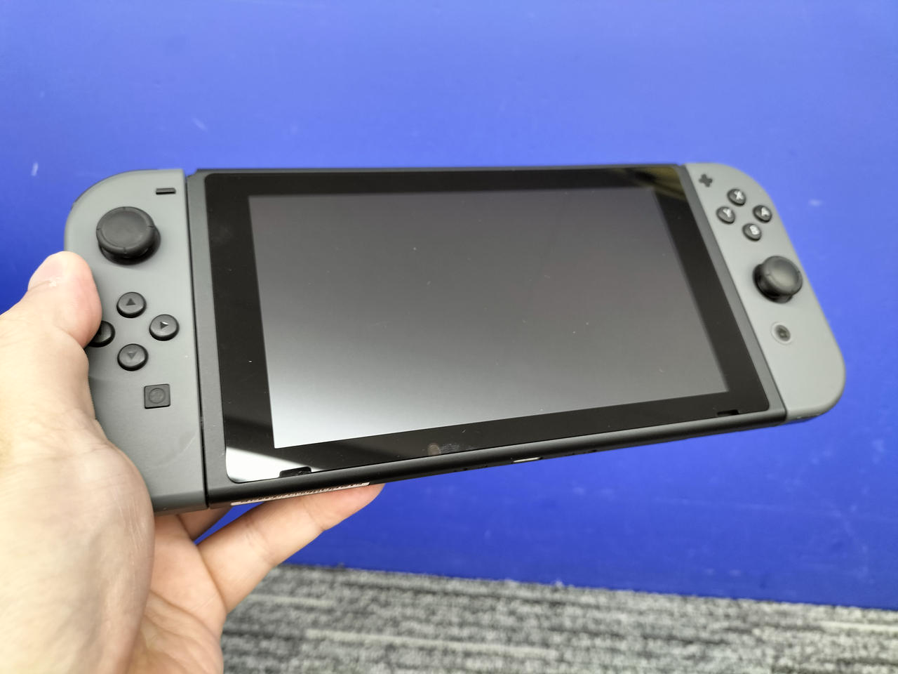 任天堂Switch ジャンク ストラップ1つ欠品 それ以外完備 ニンテンドウ(NINTENDO)|【ストラップ欠品】NINTENDO SWITCH