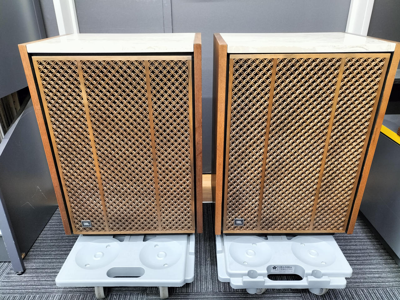 JBL L101 スピーカーペア。動作品。エツジ交換済み Yahoo!オークション - JBL L101スピーカーペア 動作品 エツジ