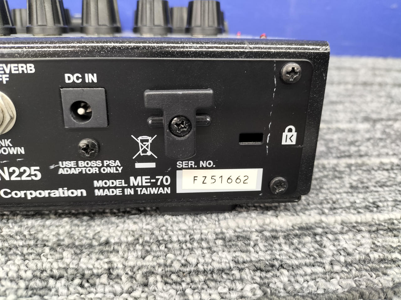 即発送 BOSS ME-70 アダプター付き ボス(BOSS)|【キズ汚れ有り・ACアダプターのみ】マルチエフェクター