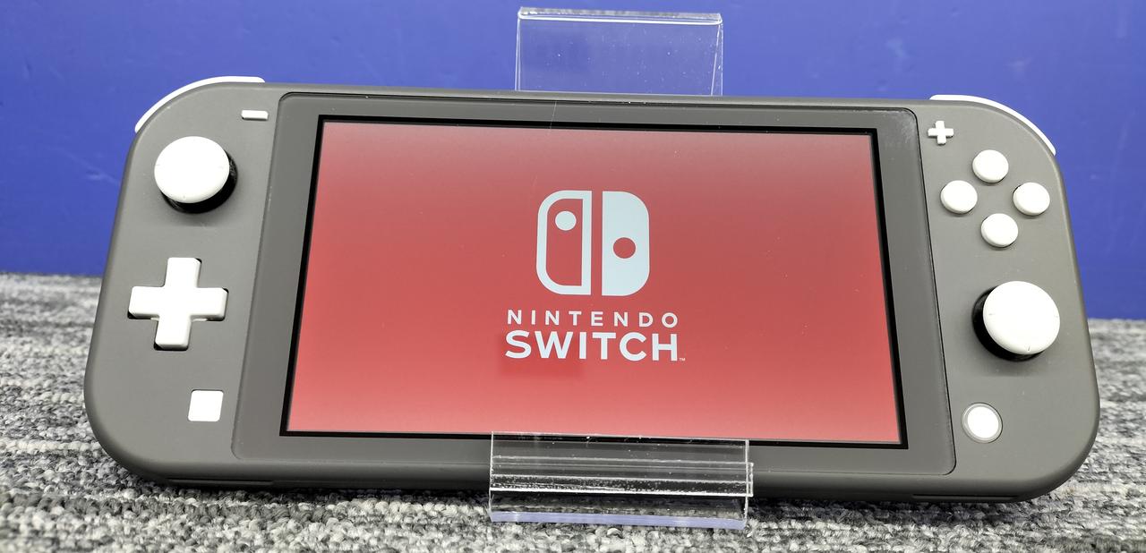 ニンテンドウ(NINTENDO)|【画面端に少しだけ黄ばみ有】本体のみ