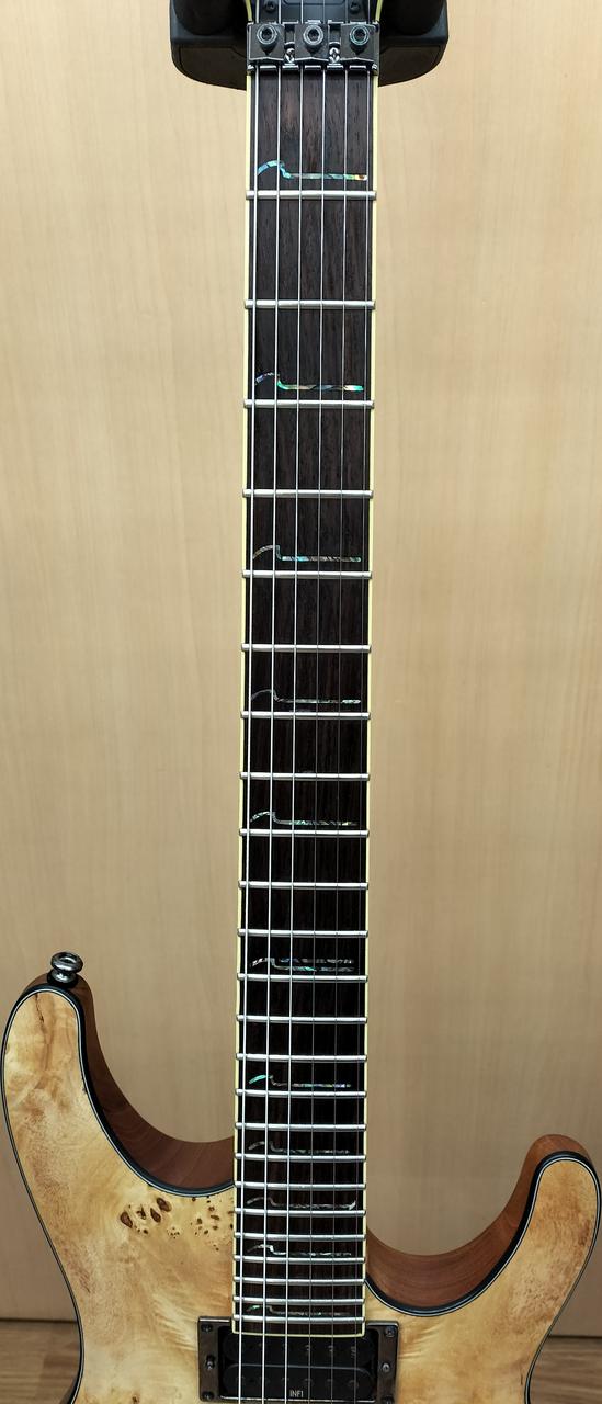 アイバニーズ(IBANEZ)|【極薄ボディにトップをポプラ・バール材を採用