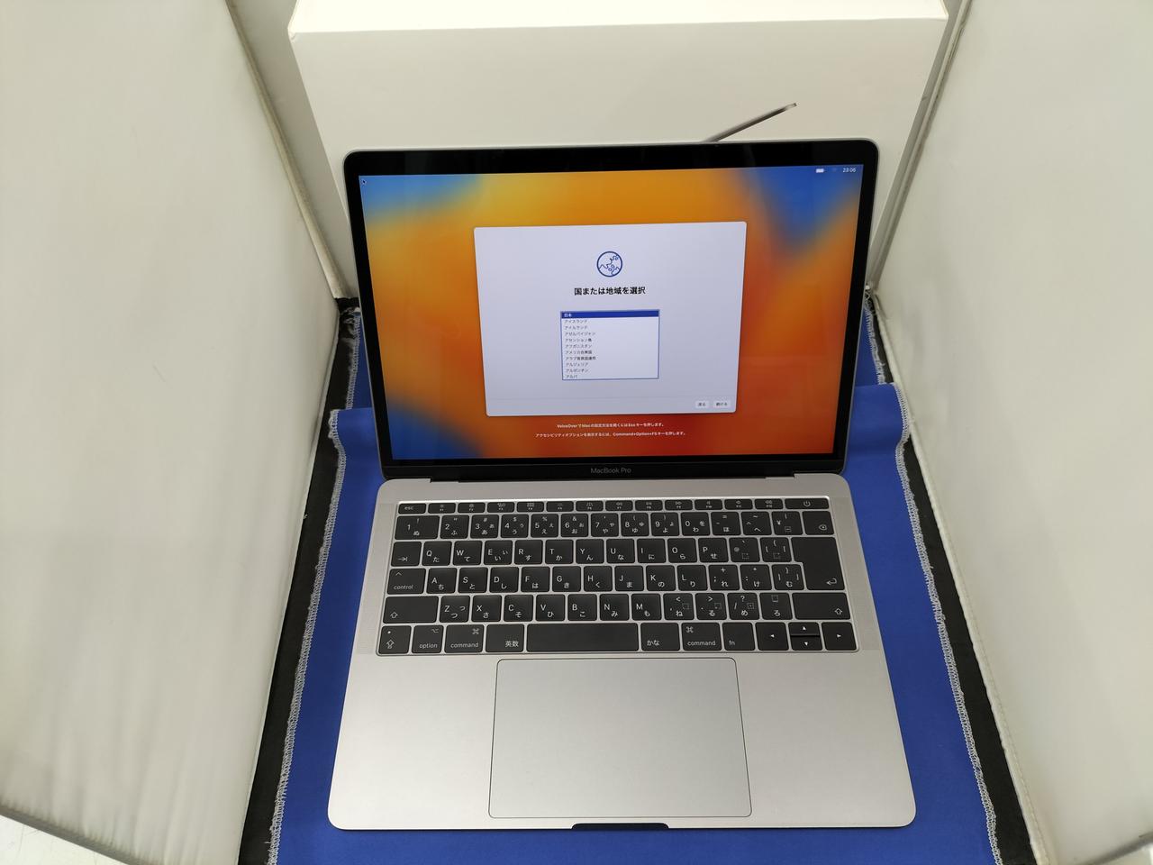 APPLE 型番：MPXT2J/A MAC BOOK PRO