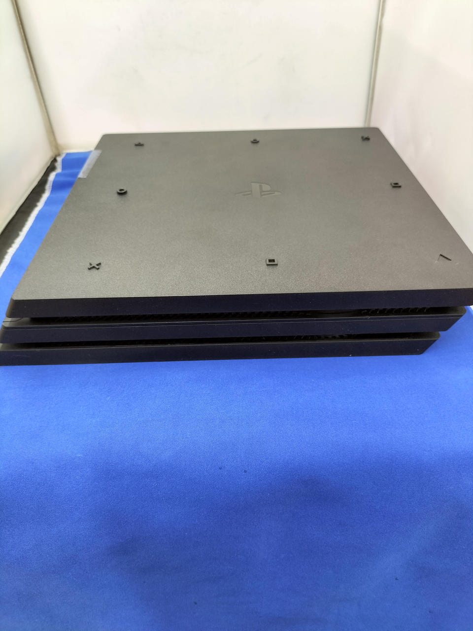 SONY - PS4PRO　GUH-7000　当人ワンオーナー現役中古 Amazon.co.jp: 【整備済み品】 SONY PlayStation 4 Pro ジェット