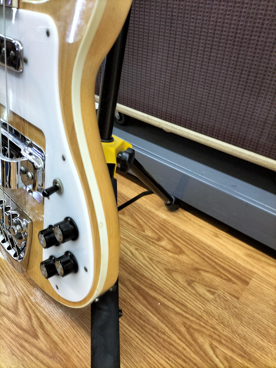 Rickenbacker（レプリカ）エレキベースJunk　＋ハードケース Rickenbacker（レプリカ）エレキベースJunk ＋ハードケース