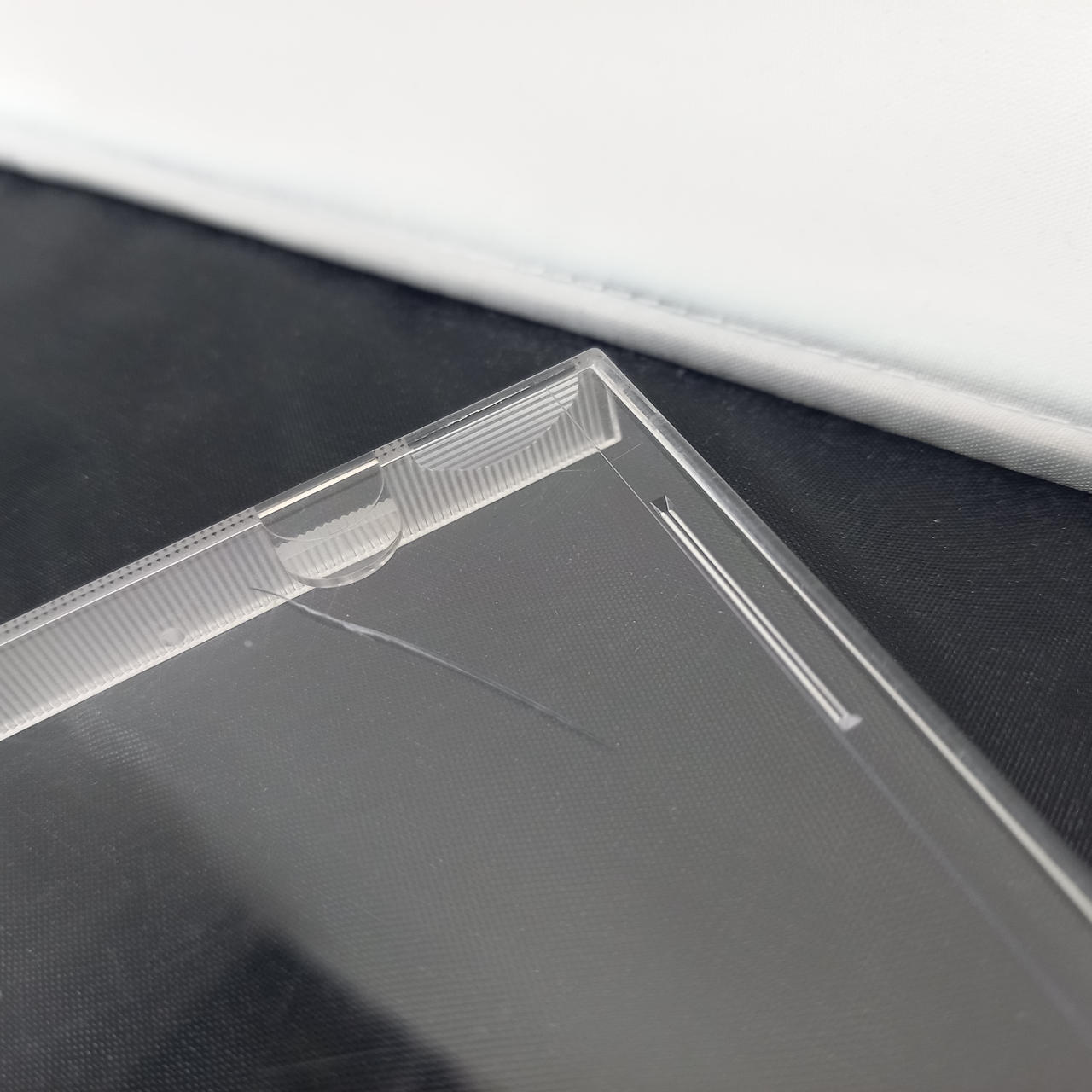 ケース割れあります