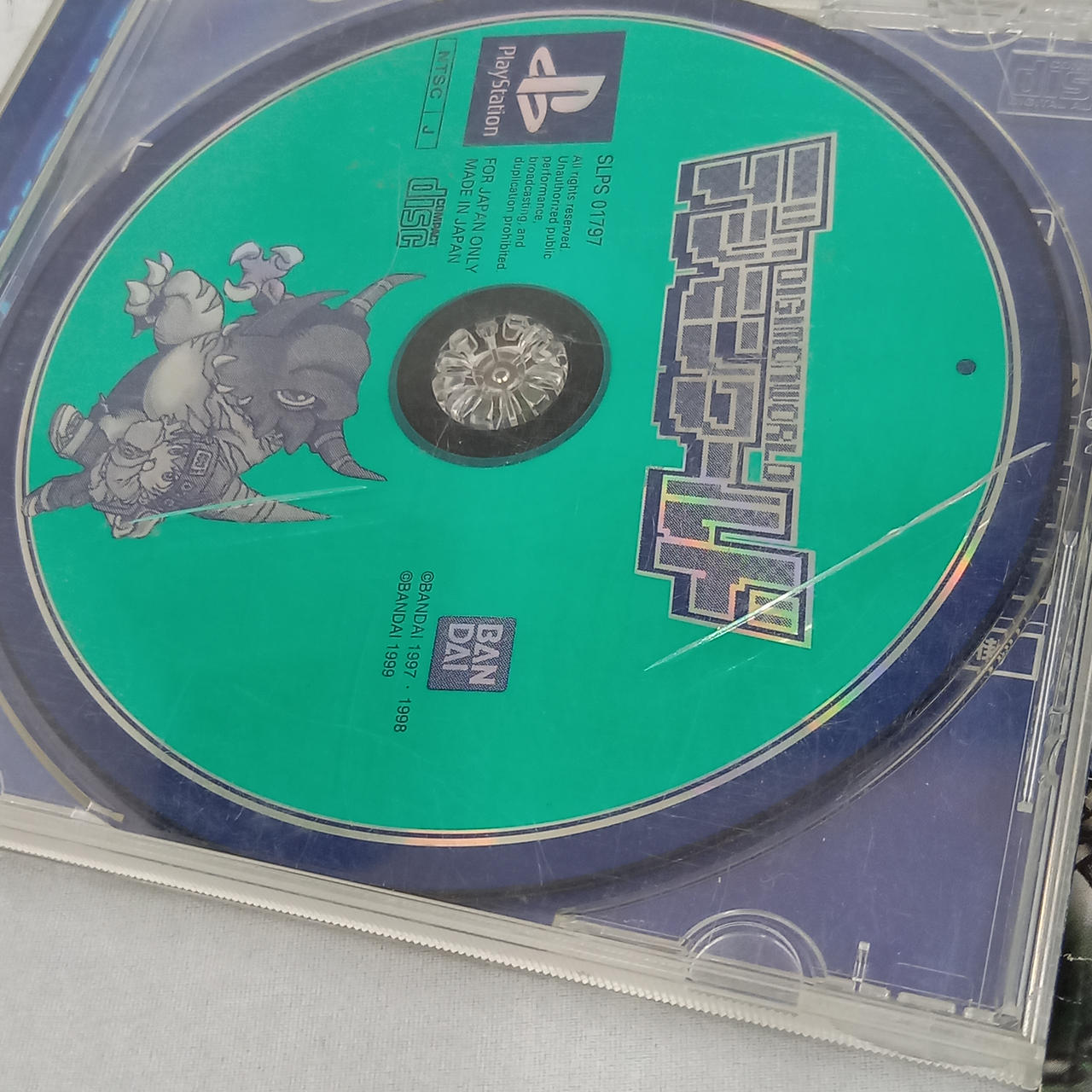 ケース割れあります