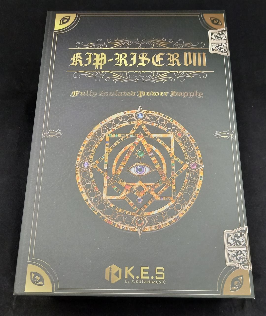 ACアダプターぽくない箱です