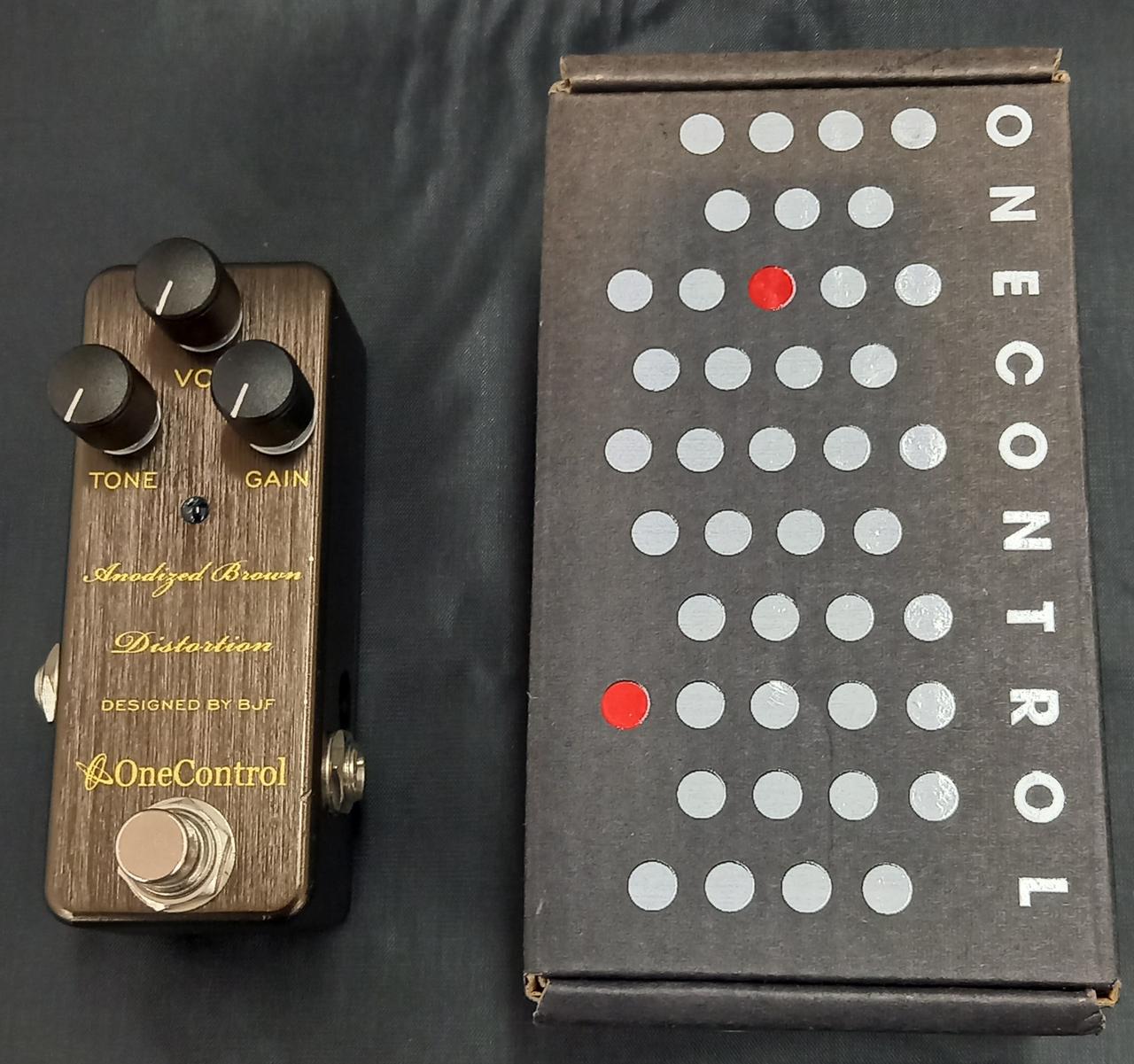 本体と箱のみです