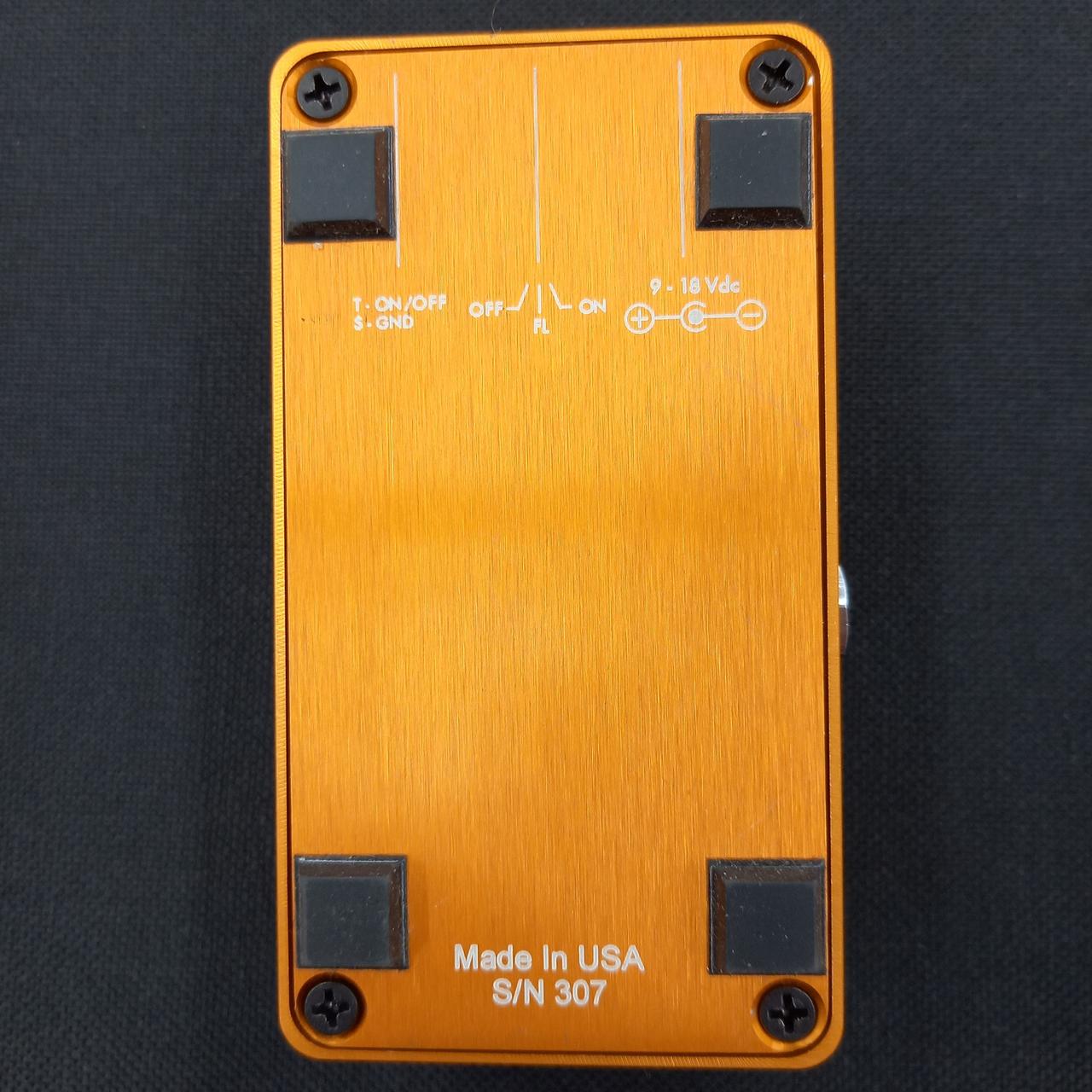 左下のネジが固いです