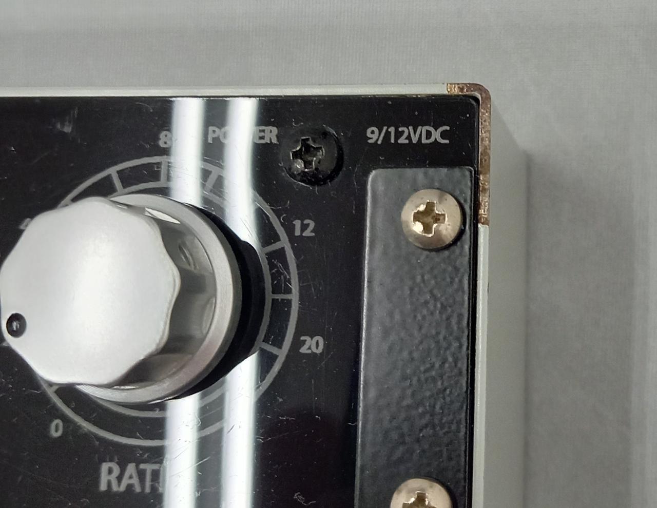 右上角とその裏にヨゴレあります