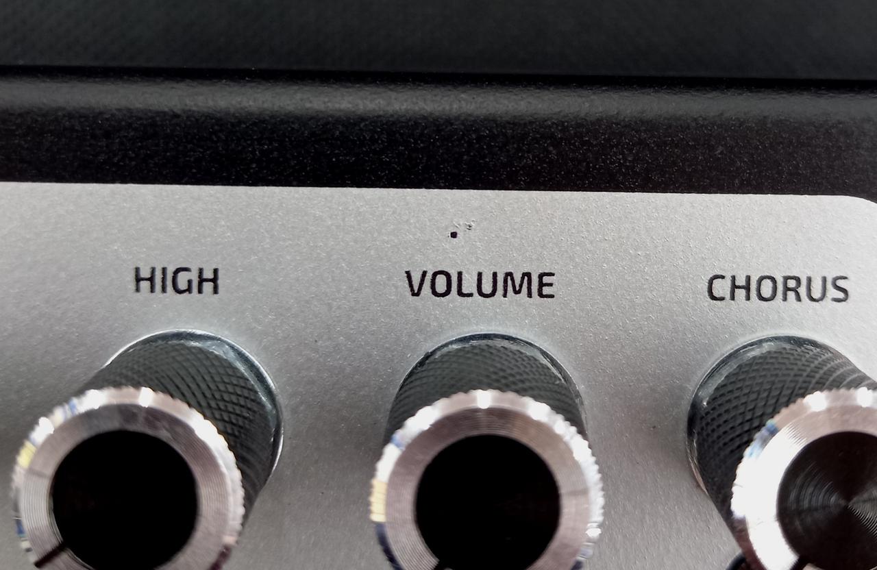 正面にキズあり