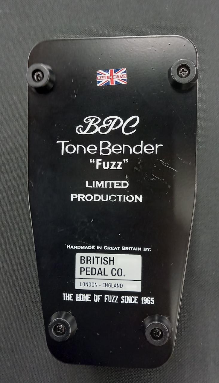 裏にかすり傷あります