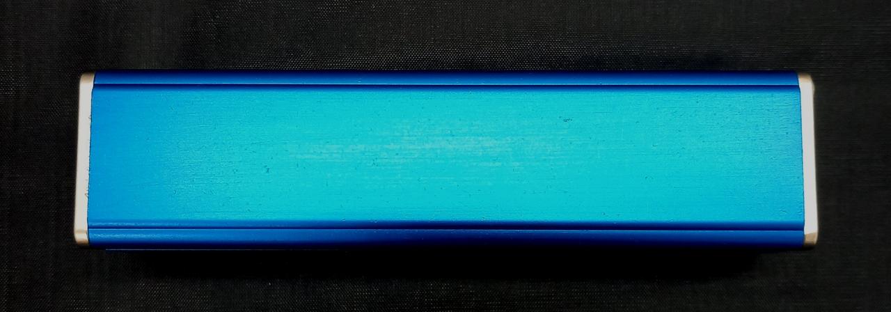 よく見ると細かいキズあります