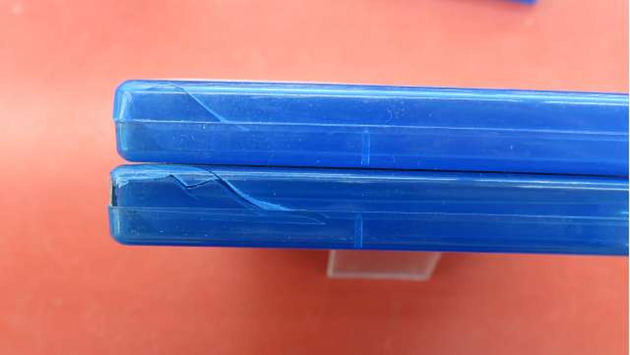 ケース破損あり