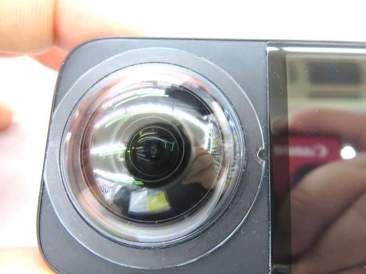 保護カバーにキズあり