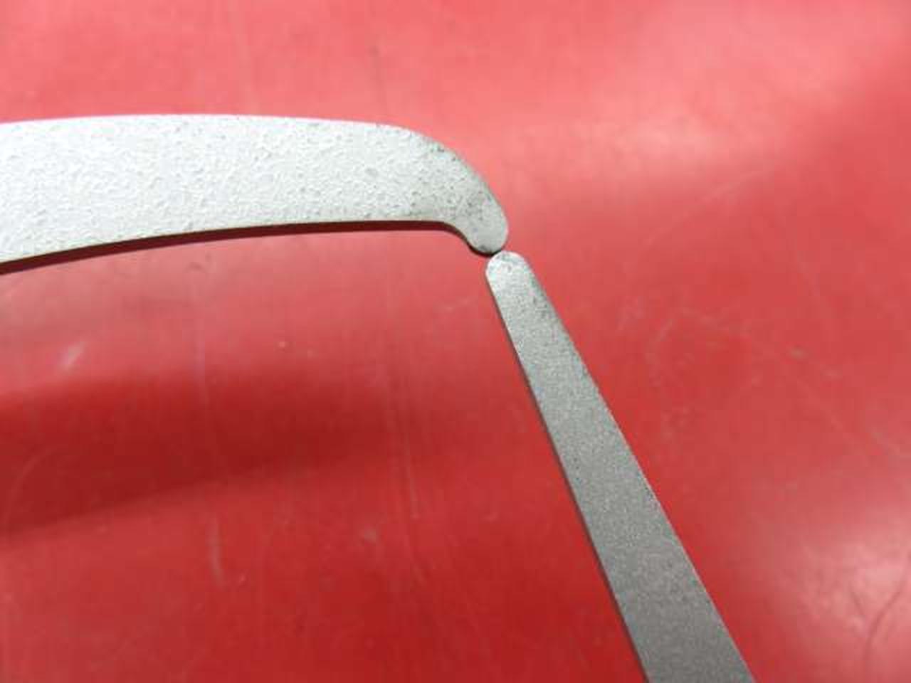 ツメ部分汚れあり