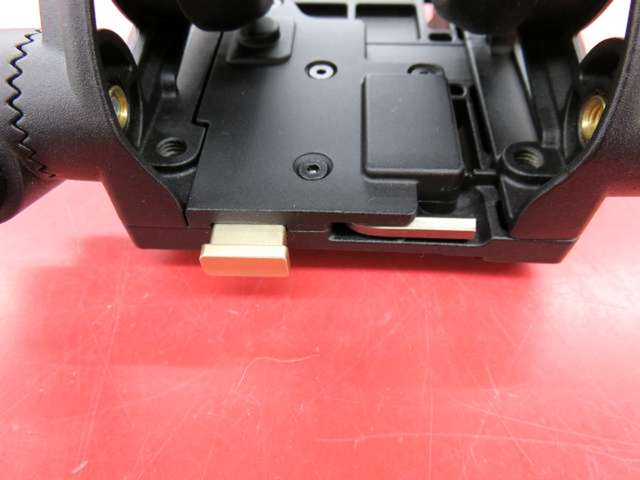 六角レンチ収納されてます。