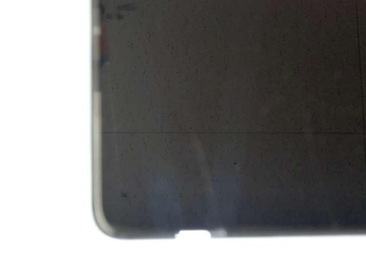 写真では分かりづらいですが、画面下部に割