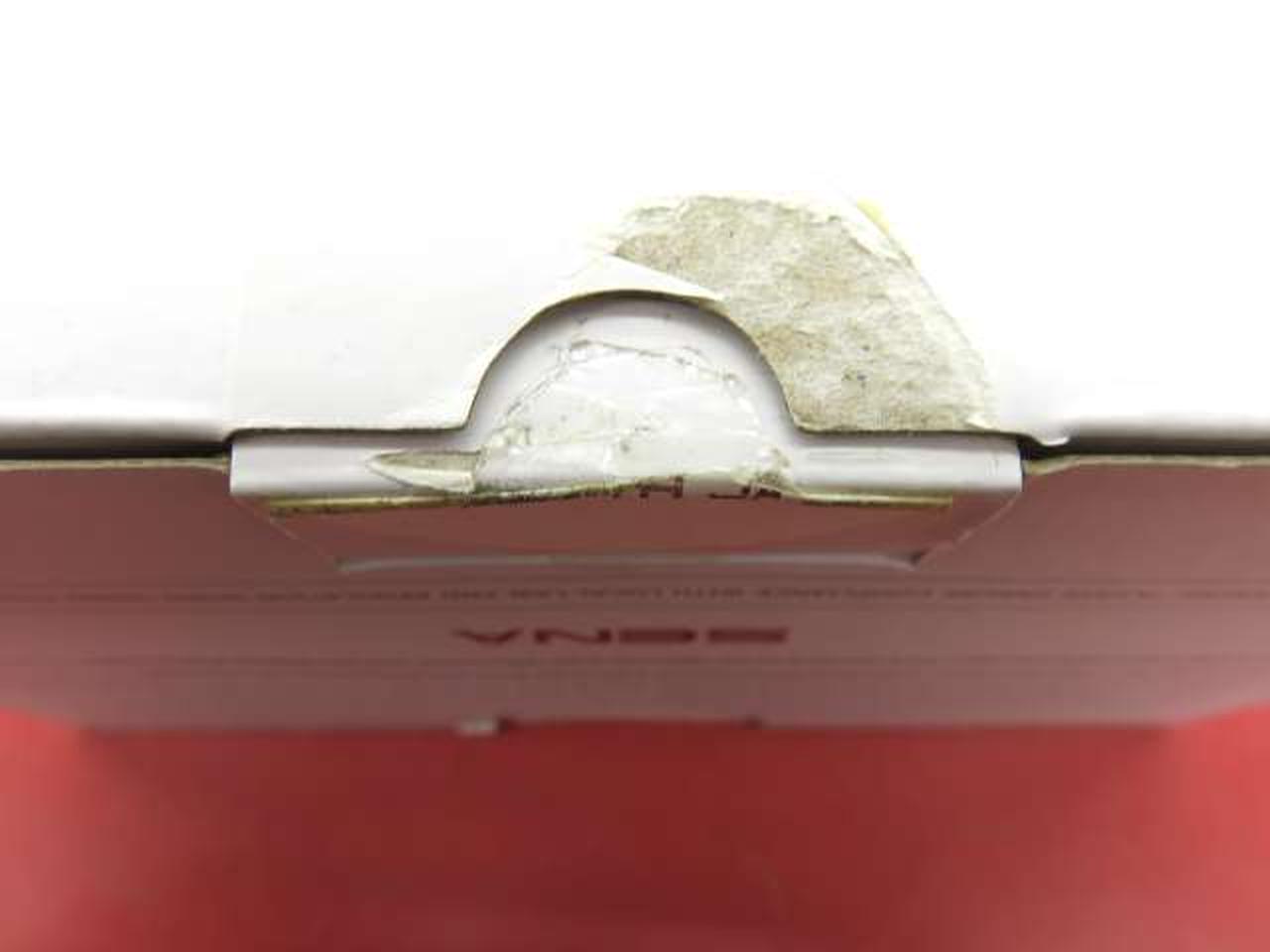 破れ、シール跡あり