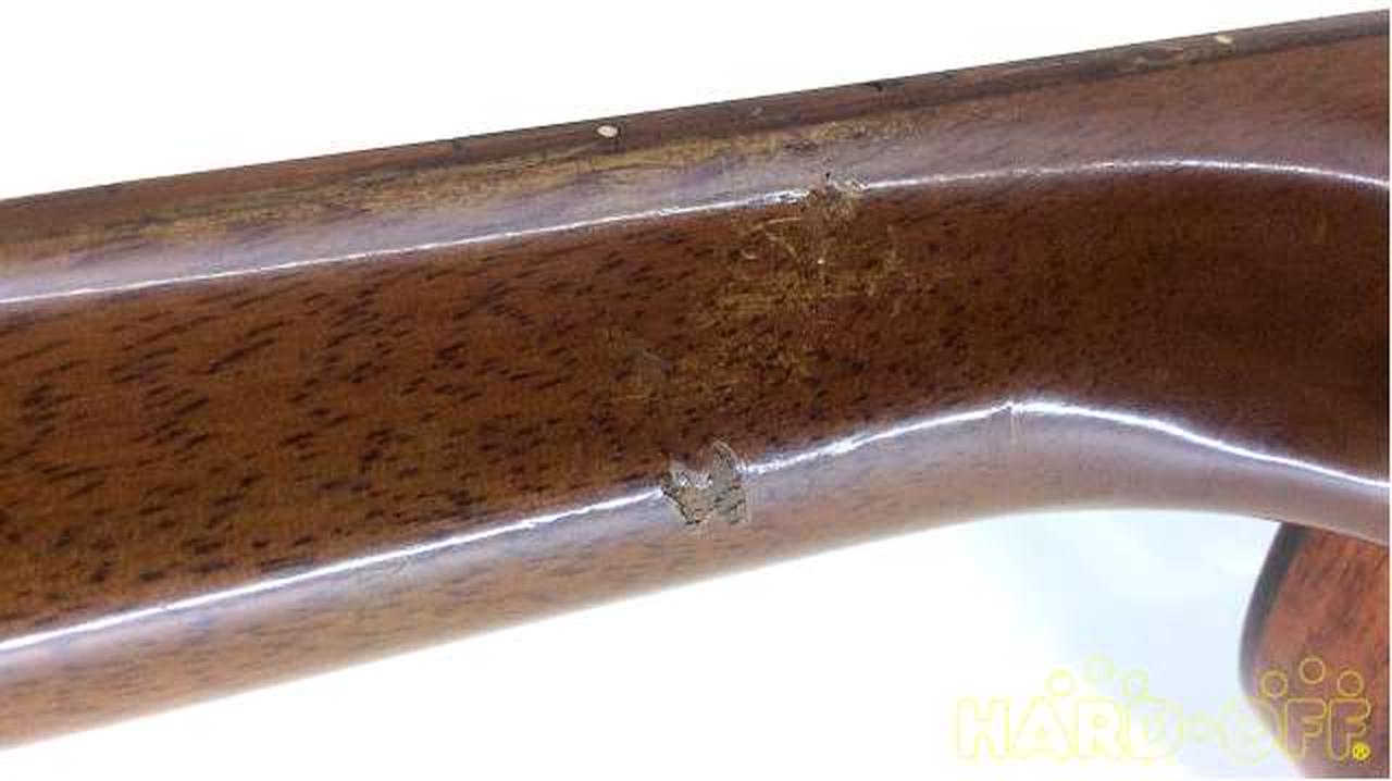 ネックにキズあります。