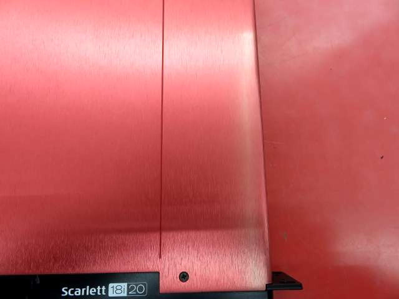 右側に色褪せあり