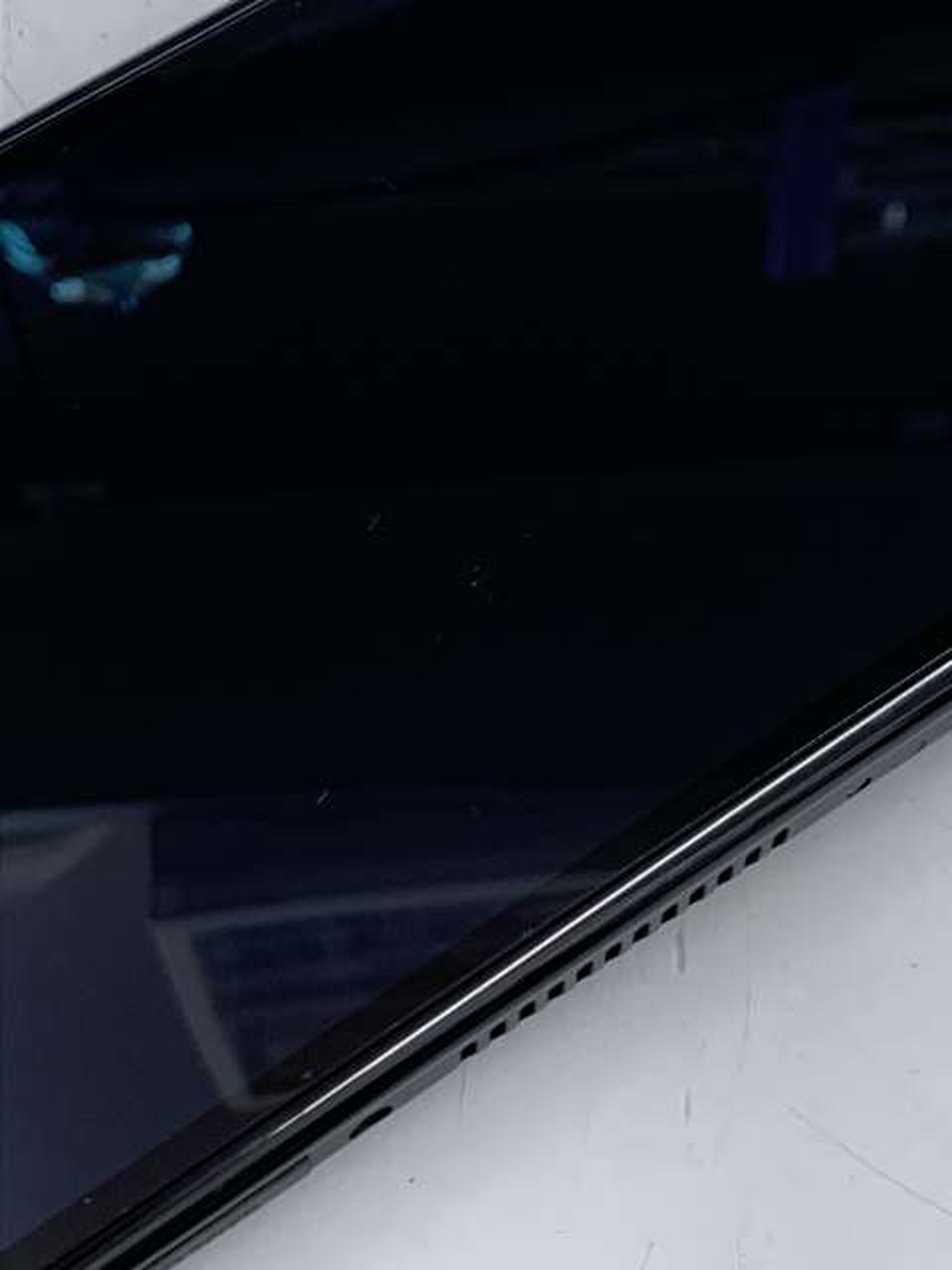 液晶にキズあります