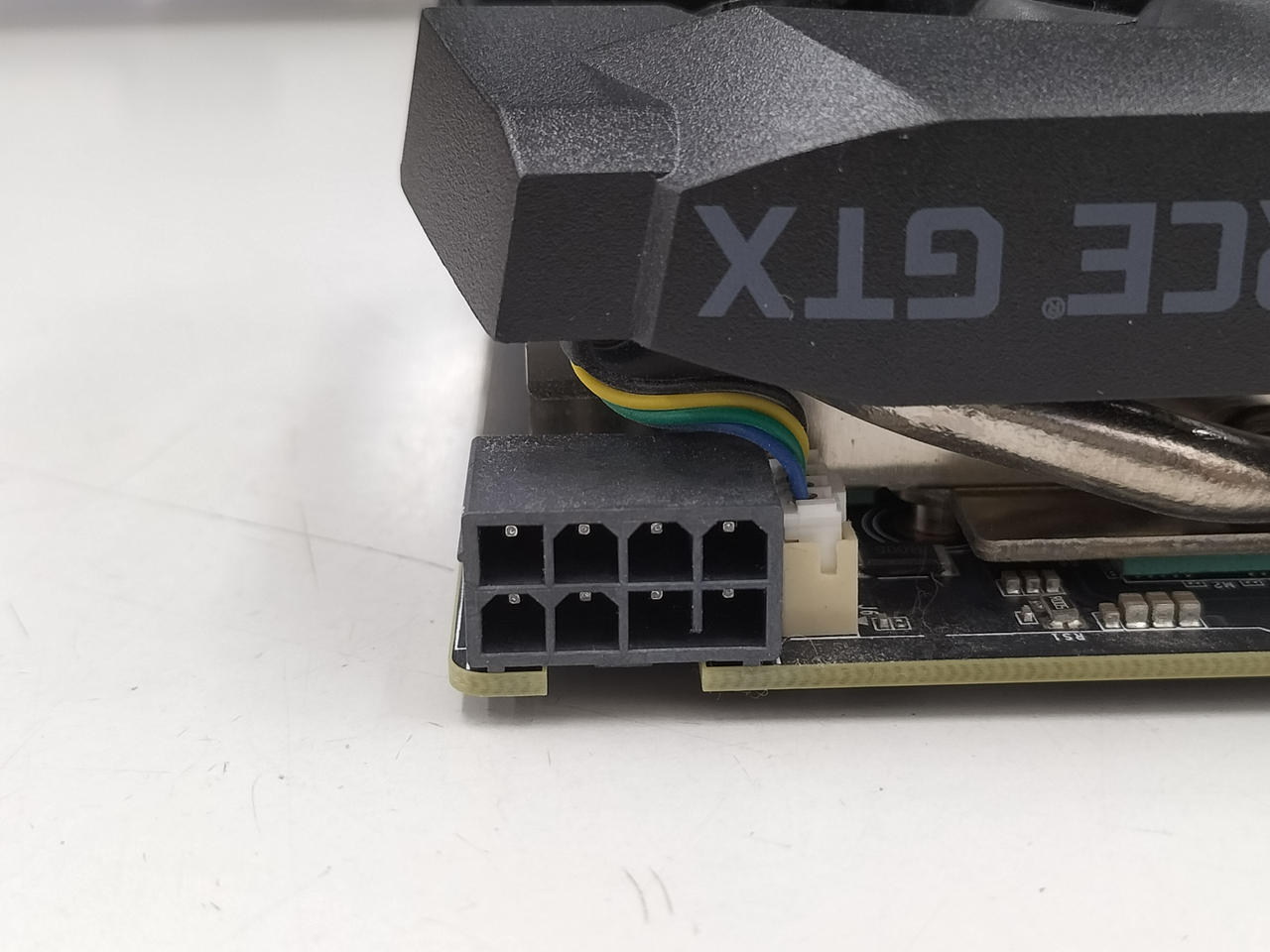 補助電源:8pin x1