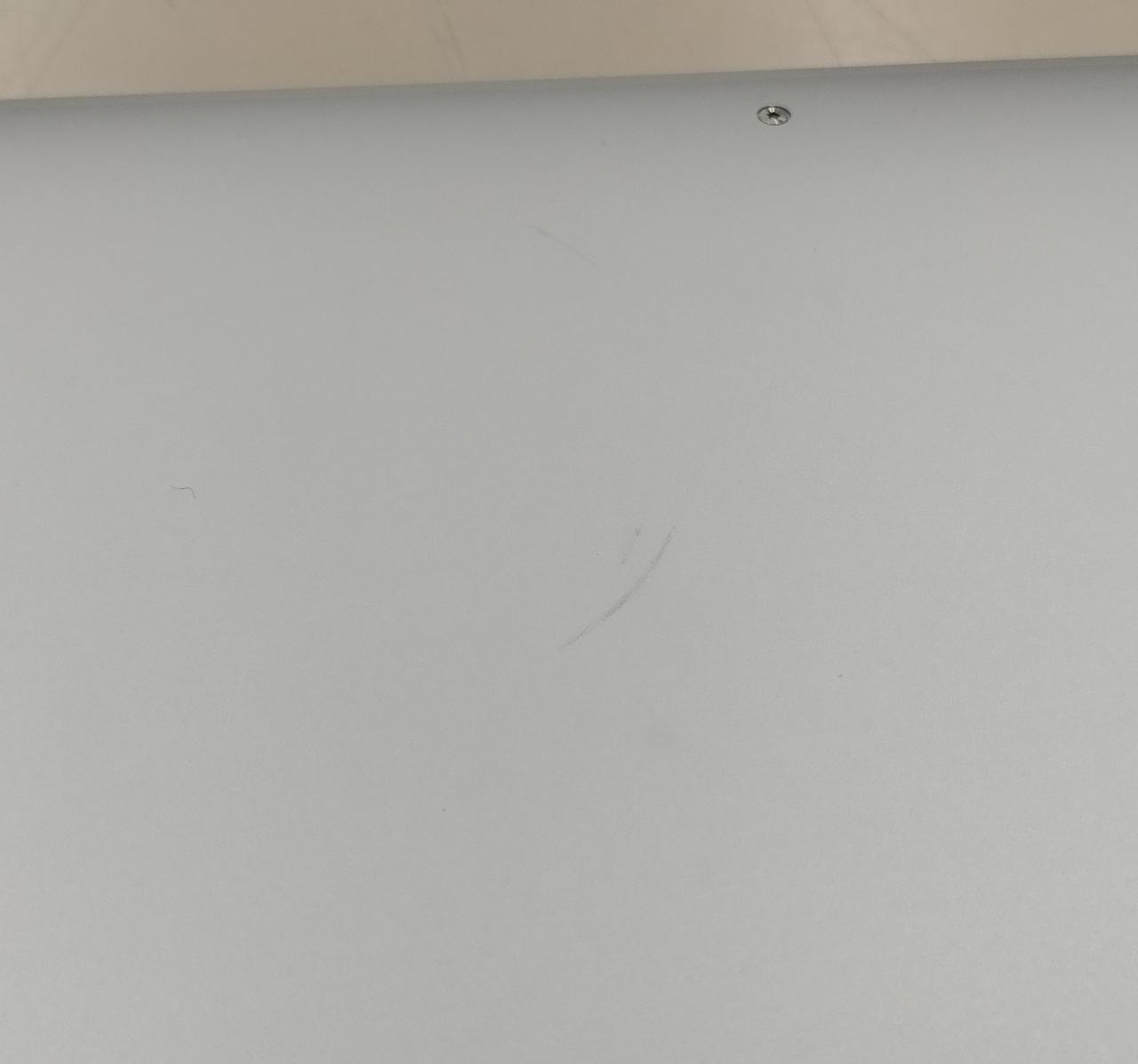 背面擦れ跡あり