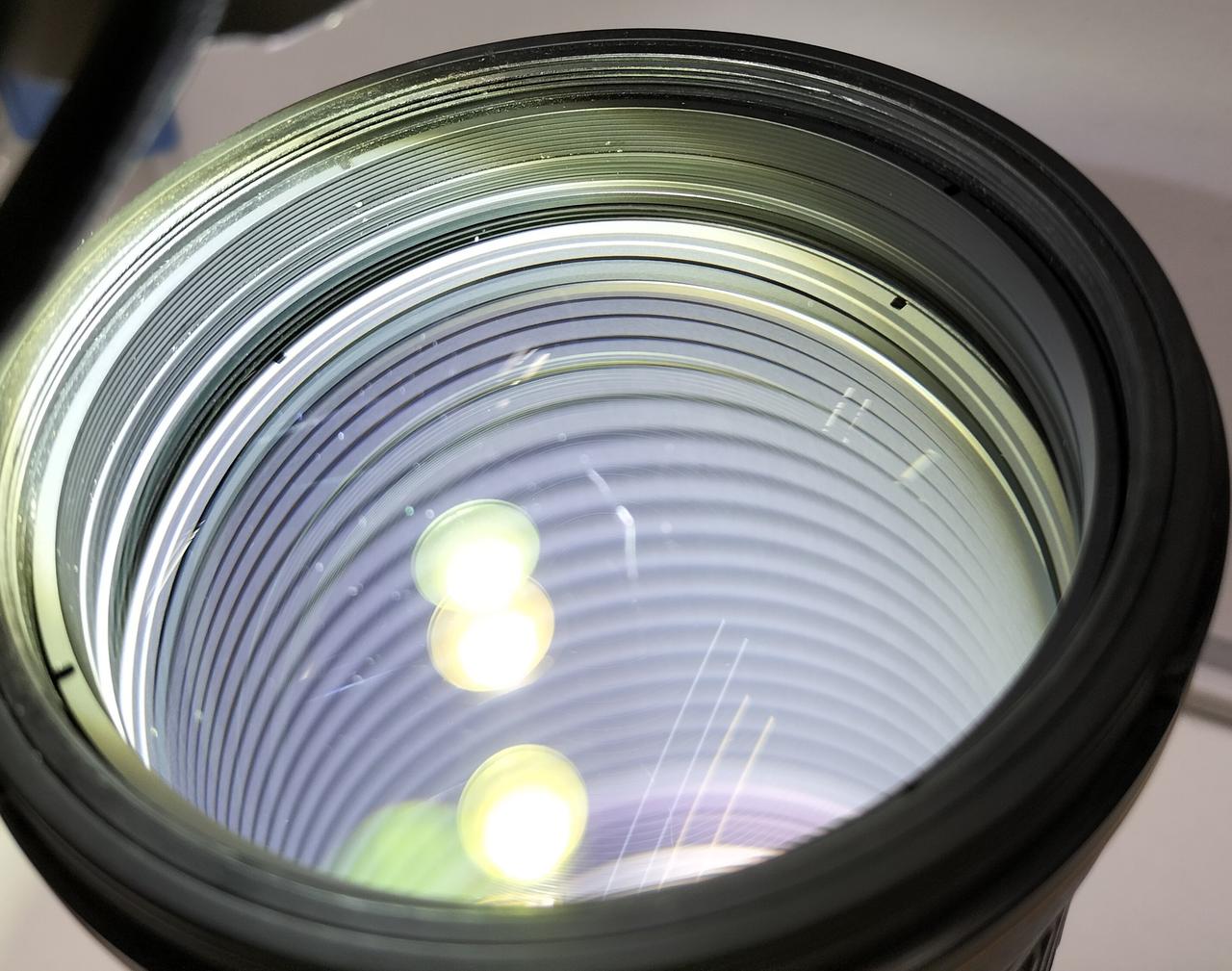 中央付近キズあります